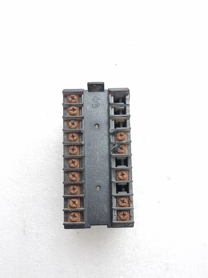 Honeywell DC1020CT-31100B-E Temperature Controller DC1020 Ac 85~265V (Used)